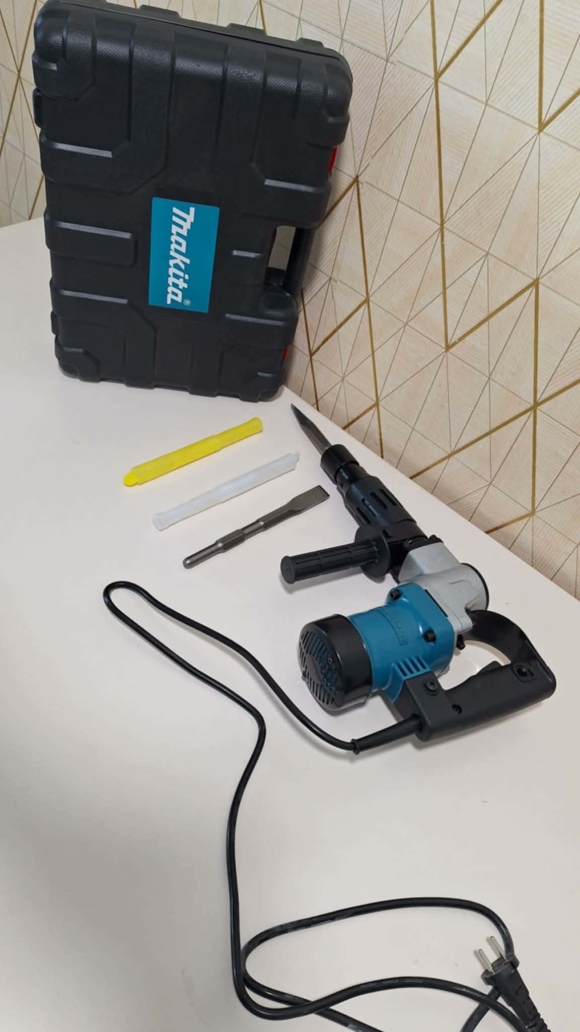 Marteau Électrique Perforateur – Puissant & Robuste