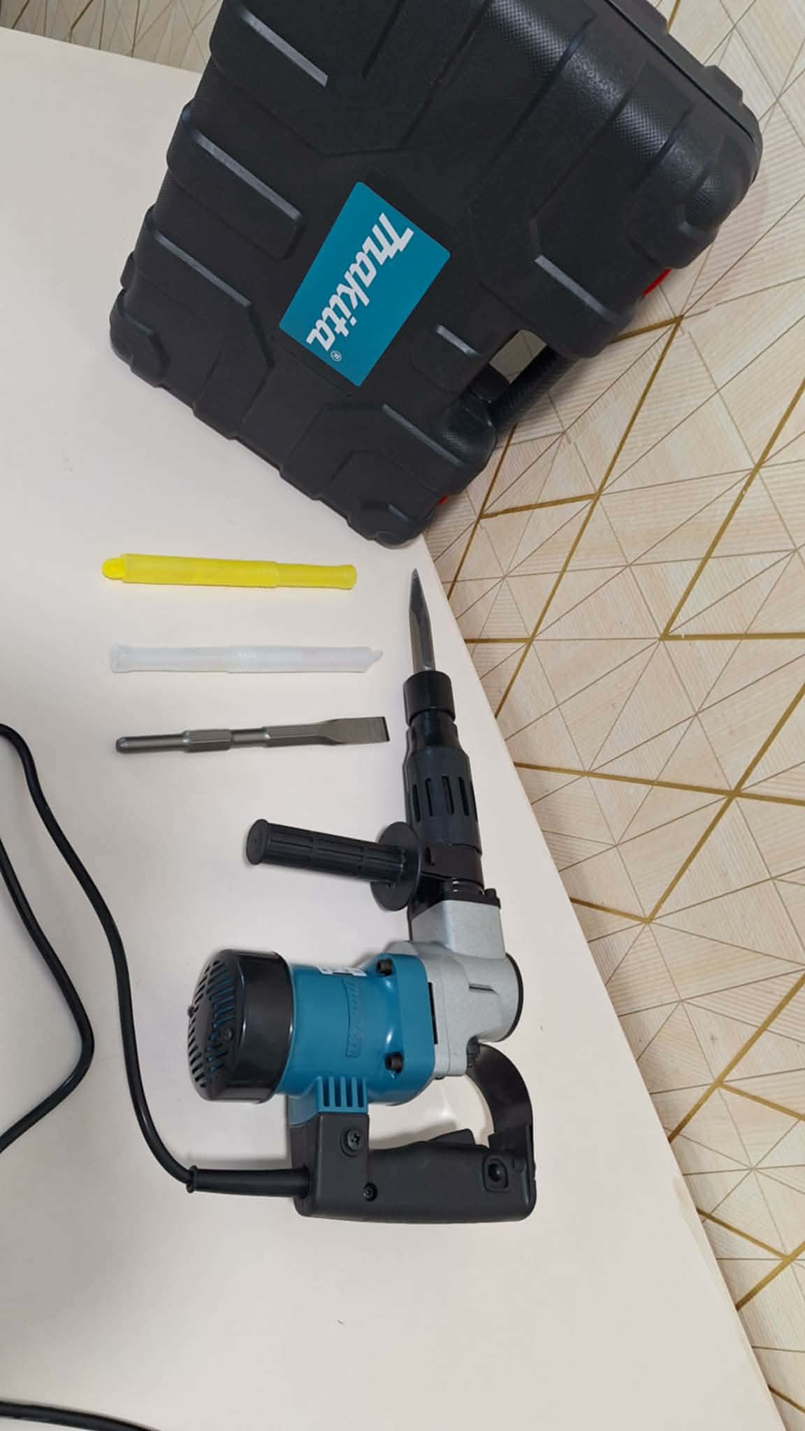 Marteau Électrique Perforateur – Puissant & Robuste